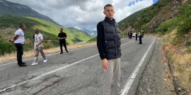 Vrasja e 23-vjeçarit në Mat, Policia shoqëron 4 persona. Ja çfarë dyshohet