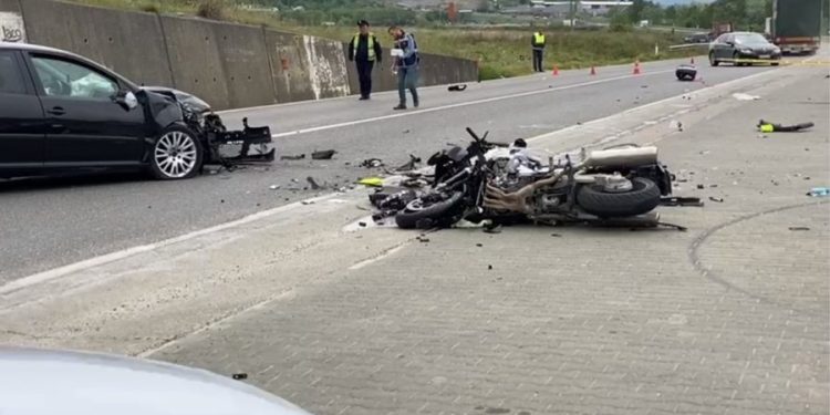 Aksident tragjik në Lezhë–Shkodër, humb jetën një turist i huaj në motor