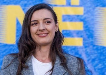 Kandidatja e PS në Fier ia “lë” mandatin e deputetit, Zegjinesë: Ka luftuar më shumë se unë në fushatë