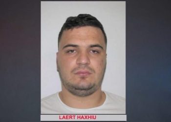 Telefoni në qelinë e Laert Haxhiut/ Pushohen nga puna drejtori i burgut të Drenovës dhe shefi i policisë