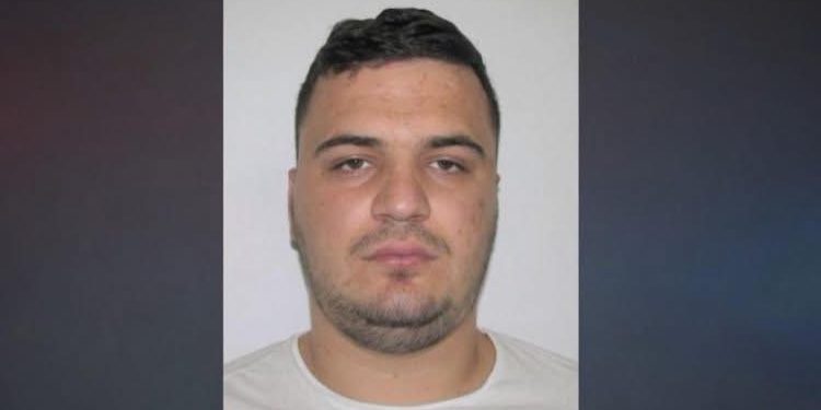 Telefoni në qelinë e Laert Haxhiut/ Pushohen nga puna drejtori i burgut të Drenovës dhe shefi i policisë