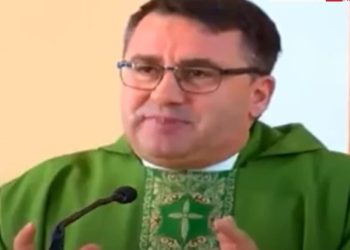 “I dogjën, i shkatërruan, do t’i burgosin” Famullitari i Shkodrës: Mos shkoni në Theth, aty nuk ka më paqe