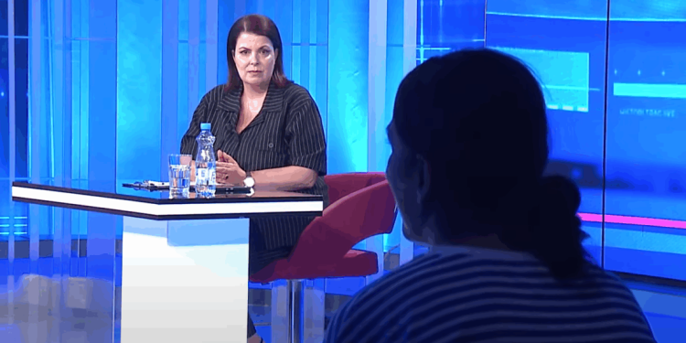 24-vjeçarja shtatzënë: Më martuan që 16 vjeçe për 70 mijë lekë, tani dal çdo ditë rrugëve për lë lypur
