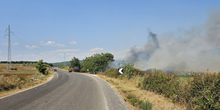 Digjet makina në Belsh–Kuçovë, shpëton pa lëndime një familje prej pesë personash