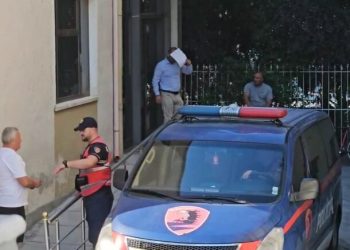 “Jemi të pafajshëm”/ Gjykata e Fierit lë në burg drejtuesit e Bankers Petroleum