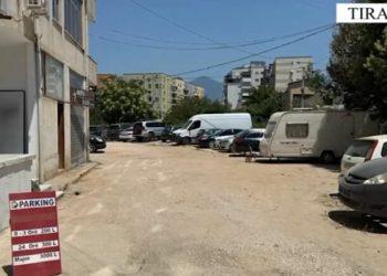 Aksioni për lirimin e hapësirave, procedohet 54-vjeçari që ktheu tokën publike në Astir në parkim privat