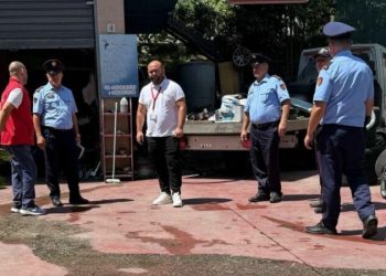 Aksioni për lirimin e hapësirave, Rama publikon pamje: S’mund të ketë shërbim gomisterie në mes të rrugës