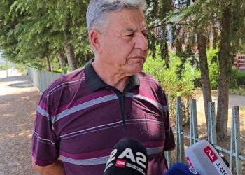 Vajza vrau babanë në Fier, Kryeplaku i fshatit: Gruaja dhe e bija e rrahën edhe para syve të mi