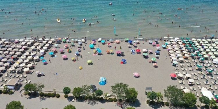 Aksion kontrolli në Shëngjin për abuzimet me hapësirat publike, masa administrative dhe gjoba