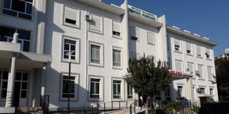 Spitali i Gjirokastrës pa antidot kundër pickimit të gjarprit, 26-vjeçarja rrezikon prerjen e këmbës