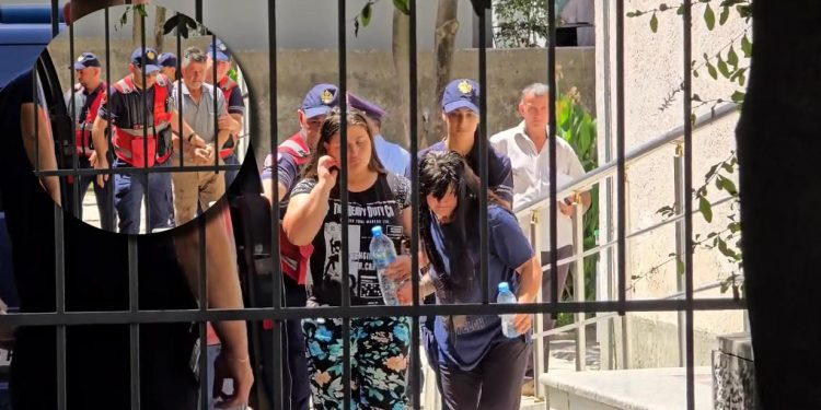 Vrasja e Anesti Ramës, mbërrijnë në Gjykatë Ermalinda Rama, i dashuri dhe nëna e saj