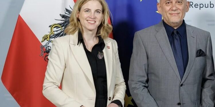 Skandal Diplomatik/ Ambasadori i Shqipërisë në Austri me master plagjiaturë dhe lidhje me shërbime sekrete