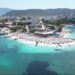 Hyrjet e turistëve të huaj rriten 0.4% në korrik, ‘arratisen’ shqiptarët