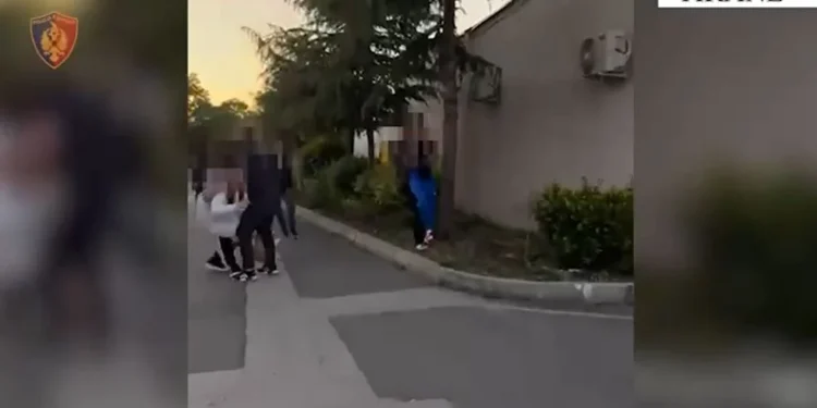 Morën në postë pakon me drogë të ardhur nga SHBA, arrestohen dy të mitur në Vorë