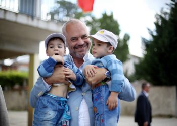 Raporti i Eurostat: Mbështetja financiare për familjet shqiptare, më e ulëta në Europë