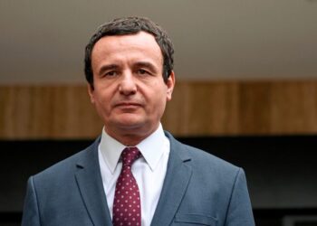BE-ja pezullon takimet zyrtare me Albin Kurtin