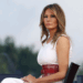 Trump i dorëzon dorën Putin një letër nga Melania