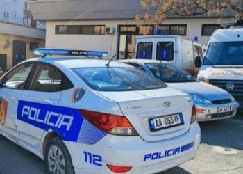 I mori me dhunë makinën të riut, arrestohet 31-vjeçari në Durrës