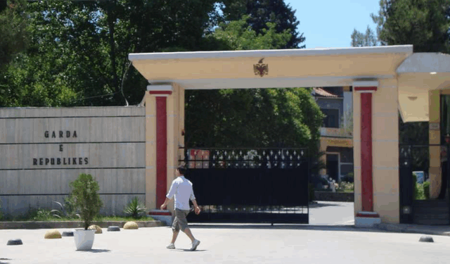 Arrestohet punonjësi i Gardës në Tiranë, kanosi me armën e shërbimit kushëririn