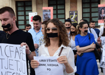 BIRN: Si përballen gazetarët shqiptarë me stresin dhe sfidat e profesionit