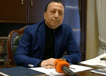 KËRCËNOI GAZETARIN/ Biznesmeni Lul Morina thirret në Policinë e Tiranës