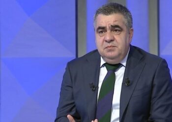 Auron Tare tallet me Blendi Gonxhen: Shiti fotot e shpellës kineze si projekt për shpellën e Himarës