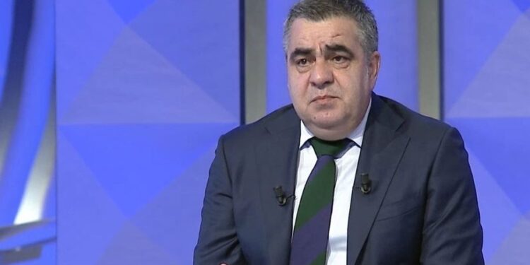Auron Tare tallet me Blendi Gonxhen: Shiti fotot e shpellës kineze si projekt për shpellën e Himarës