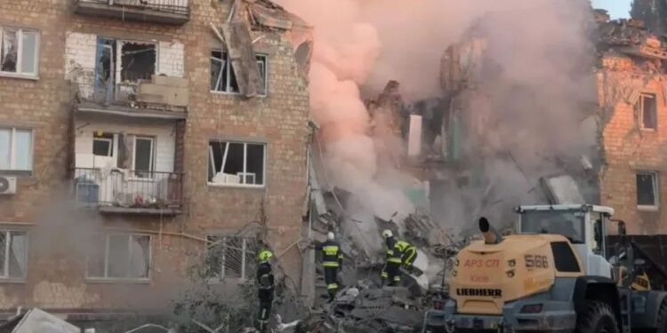 Bombardime të rënda ruse në Kiev, dy fëmijë mes 4 viktimave dhe 30 të plagosur