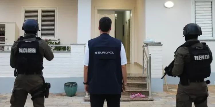 Goditja e “kartelit shqiptar të drogës”, Europol jep detaje për grupin e Franc Çopajt dhe Ervis Çelës: Trafikuan tonelata me kokainë