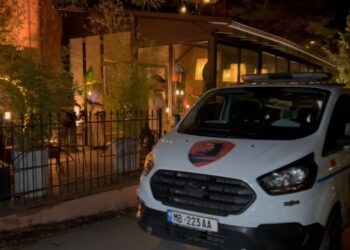 Korçë/  Dy të plagosur me thikë pas një konflikti në lokal, shoqërohen tre persona