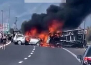 “Na shpëtoni”, 3 shqiptarët u dogjën të gjallë brenda makinës, dëshmitari rrëfen tmerrin: Ndodhi brenda sekondave