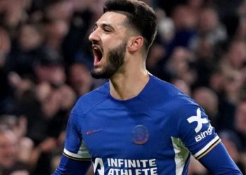 Foto/ Broja ikën nga Chelsea, tifozët e “Bluve” bëhen emocionalë: Nuk do të harrojmë kurrë!