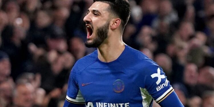 Foto/ Broja ikën nga Chelsea, tifozët e “Bluve” bëhen emocionalë: Nuk do të harrojmë kurrë!