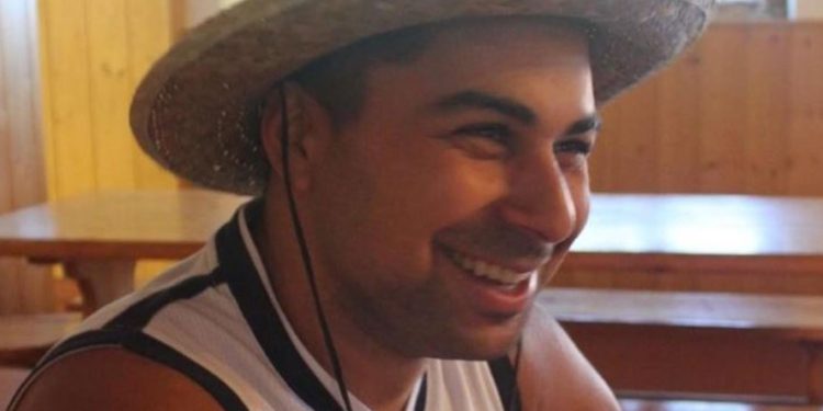 FOTO/ Ky është 35-vjeçari që u vra dhe u copëtua nga nëna dhe e dashura
