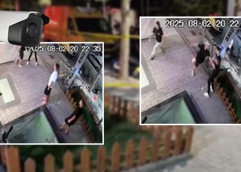 Publikohen pamjet e sherrit me thika në Vlorë, një vajzë tenton të ndërhyjë mes të rinjëve