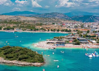 Verë zhgënjyese për turizmin, Shqipërinë po e vizitojnë gjithmonë e më shumë “kopracë”