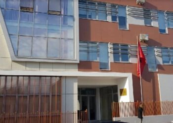 Abuzoi me vajzën e mitur të bashkëjetueses, gjykata lë në burg 37-vjeçarin