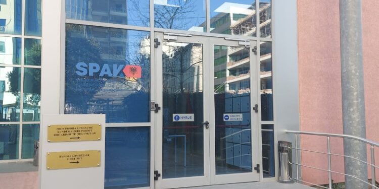 Hetimi për tenderat e oksigjenit/ Një administrator ankohet në kushtetuese