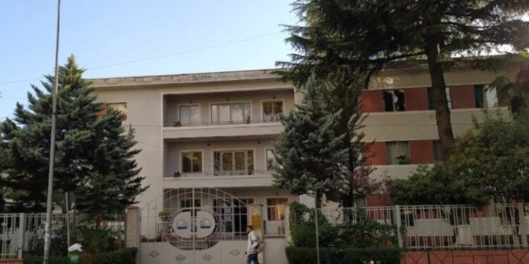 Dhunoi një fëmijë te “Zyber Hallulli”, nis procedimi ndaj edukatores