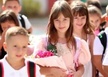 Viti i ri shkollor në Qarkun Berat nis me 470 nxënës më pak! Mësim me turne në dy shkolla