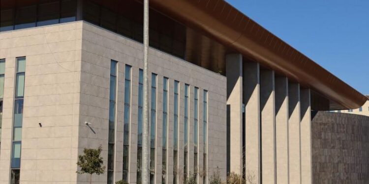 Dhoma e Avokatisë Vlorë thirrje KLGJ-së: Gjykatat e Apelit në kolaps, qytetarët presin me vite për një vendim
