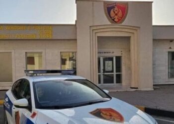 U gjenden armë dhe municion në banesë, arrestohen babë e bir në Vlorë