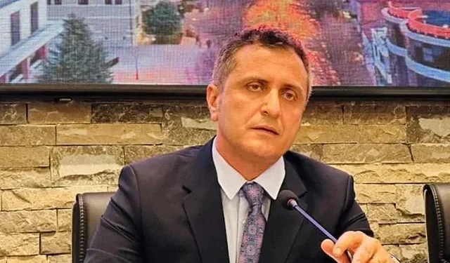 Jep dorëheqjen kryetari i Këshillit të Qarkut Korçë