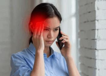 Shumë orë në celular rritin tensionin, kolesterolin dhe rezistencën ndaj insulinës
