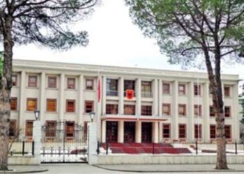 Kabineti i ri qeveritar para Presidentit Begaj/ Si do betohet “ministrja” Diella?