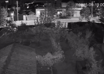 Video/ Momenti kur dëgjohet shpërthimi i lëndës plasëse në murin e banesës së Mziut