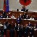 Programi qeverisës miratohet pa debat, BE kritikon mungesën e dialogut: Shqiptarët u privuan nga informimi