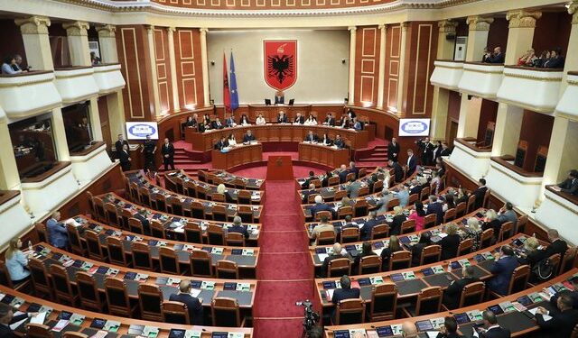 Mblidhet sot Kuvendi, votohet përbërja e komisioneve parlamentare
