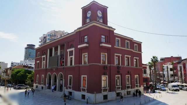 Bashkia e Durrësit hap garën për drejtorët e rinj
