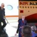 “Air Albania”/ Krenarisë së Ramës dhe Ballukut i humbet “vula”, përfundon me avionë pa logo